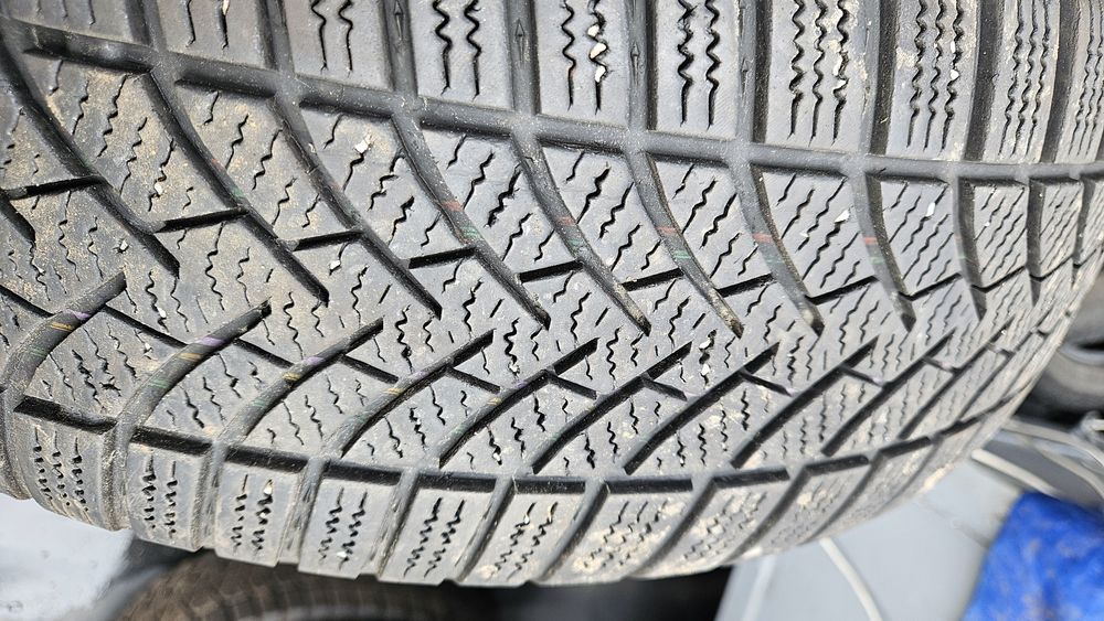 Гуми 205 55 16 семперит