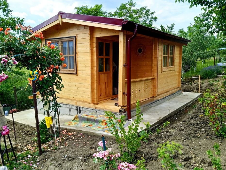 Vând și construiesc căsuțe din lemn