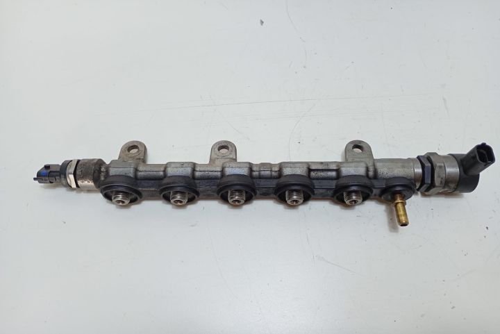 Rampa injectoare 2.0 dci 175217750R Nissan Qashqai prima generatie J1