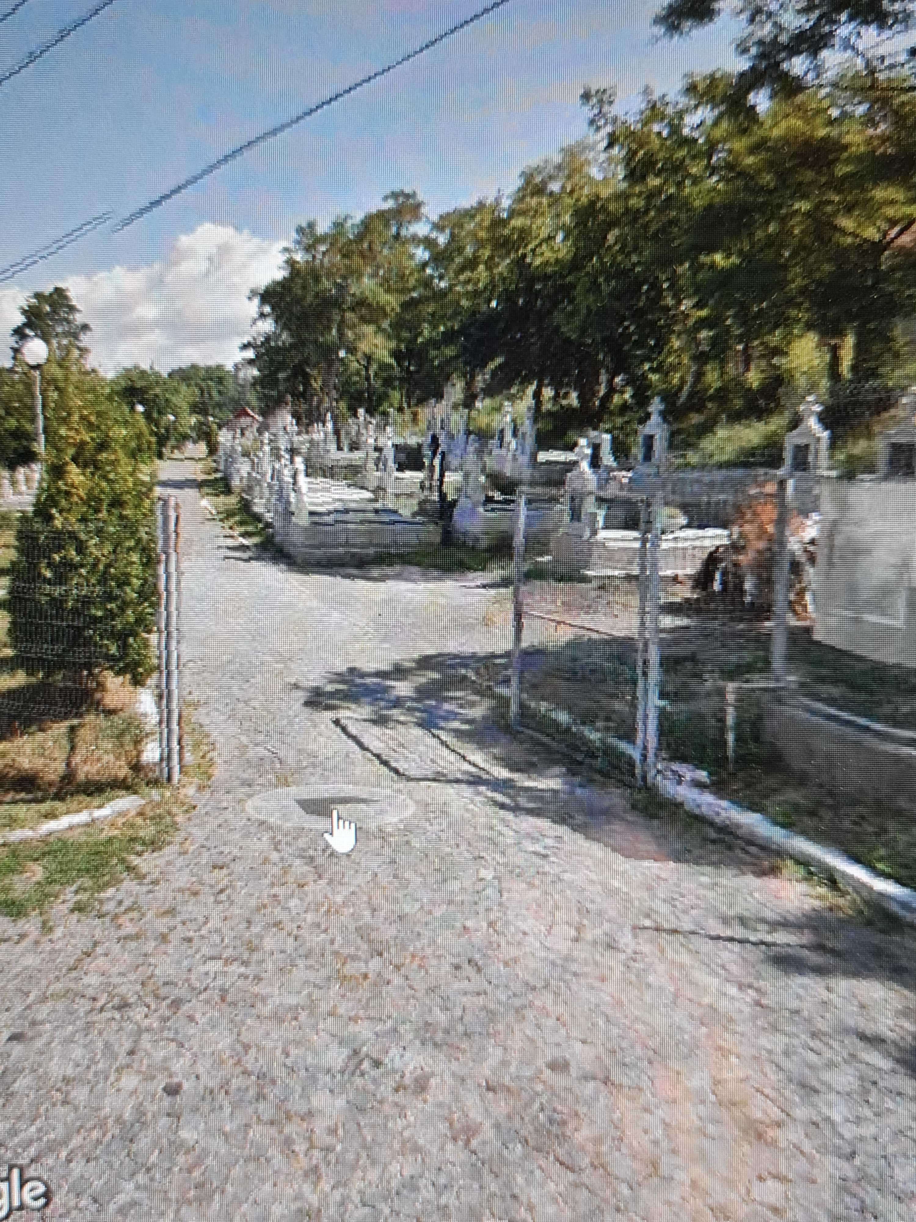 loc de veci in cimitirul/ortodox/ municipal Mures , platoul Cornesti
