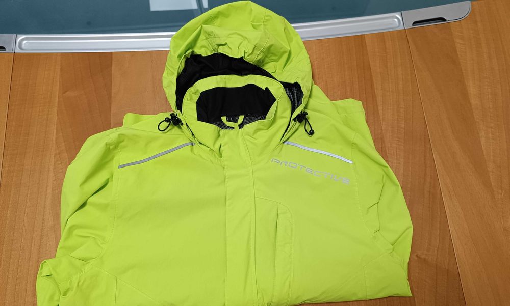 Protective-Много Запазено