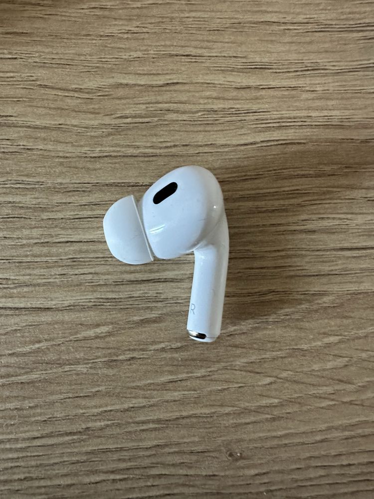 Единичка дясна слушалка Airpods Pro 2