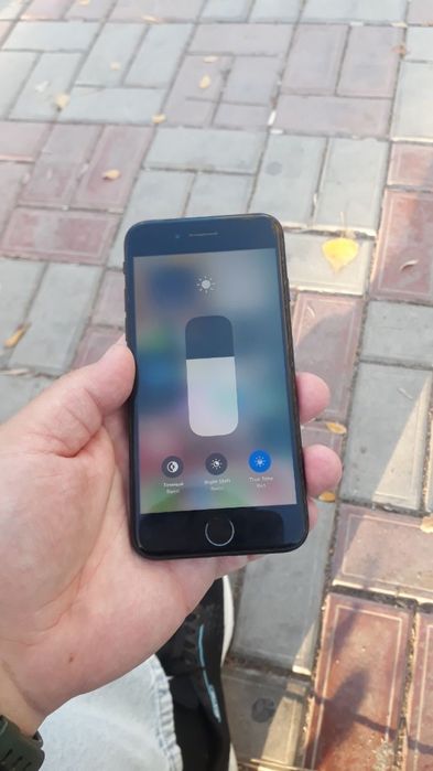 iPhone SE 2020 64GB продам