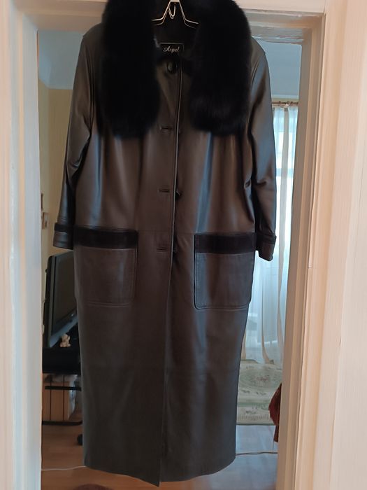 Кожаное пальто женское