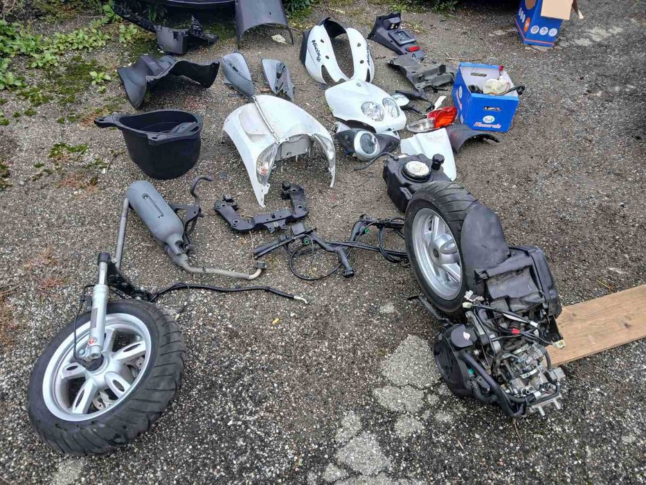 Yamaha Neos 50  на части ..2010 година