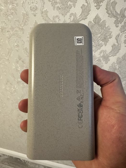 Продается Power Bank 20 000, быстрая зарядка имеется