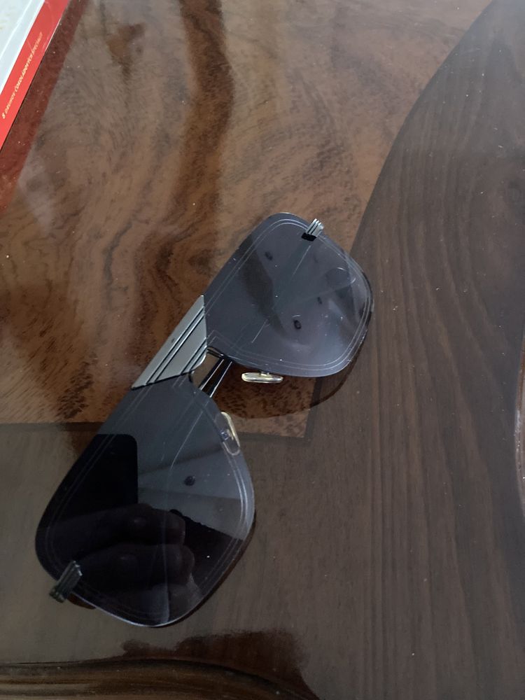 Vand ochelari maybach putin folositi