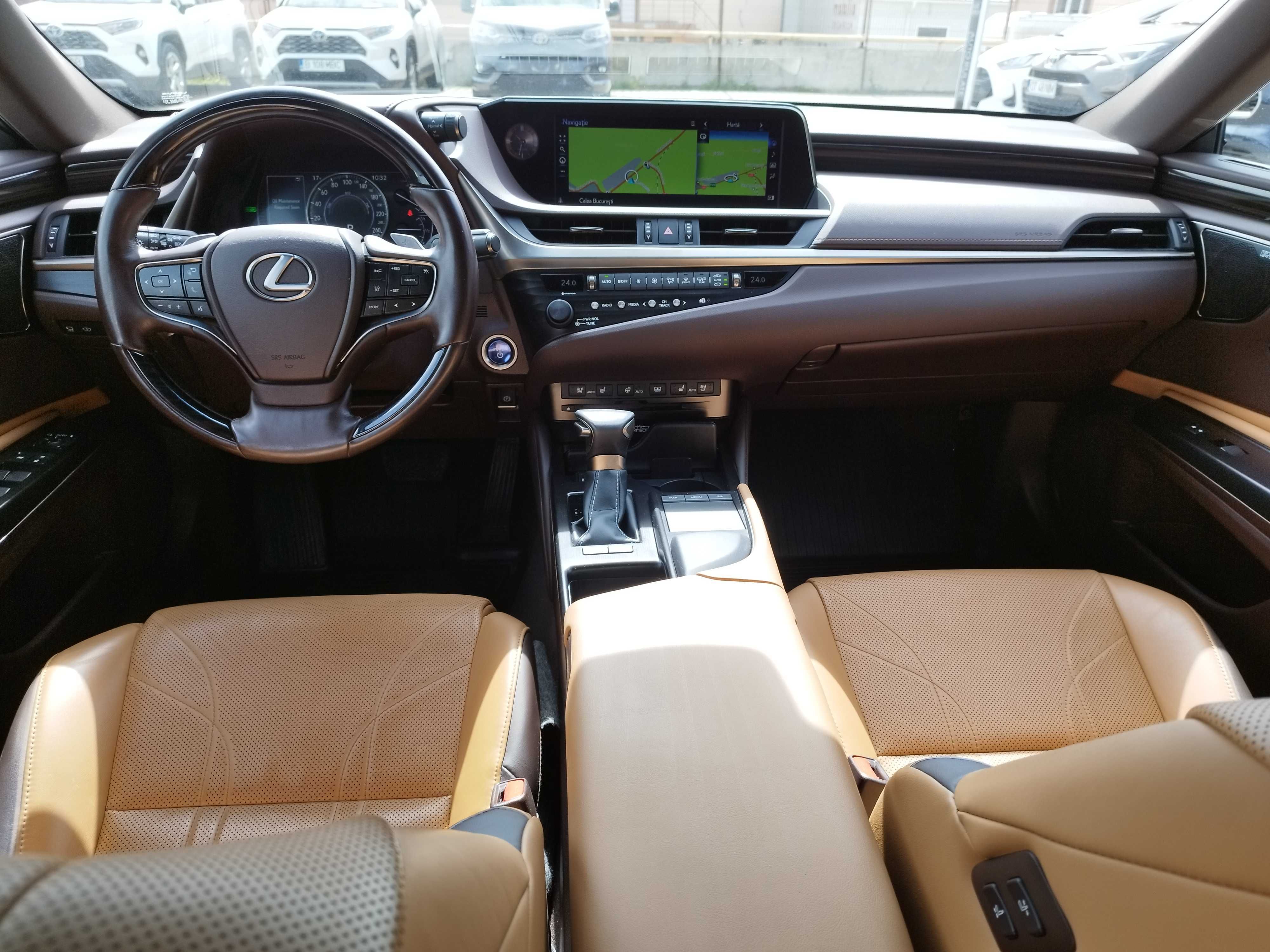Lexus ES 300h  2020