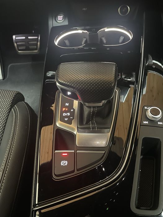 Audi A4 40 TDI/ S-Line/ virtual cockpit/ 204 C.P. 2.0 TDI