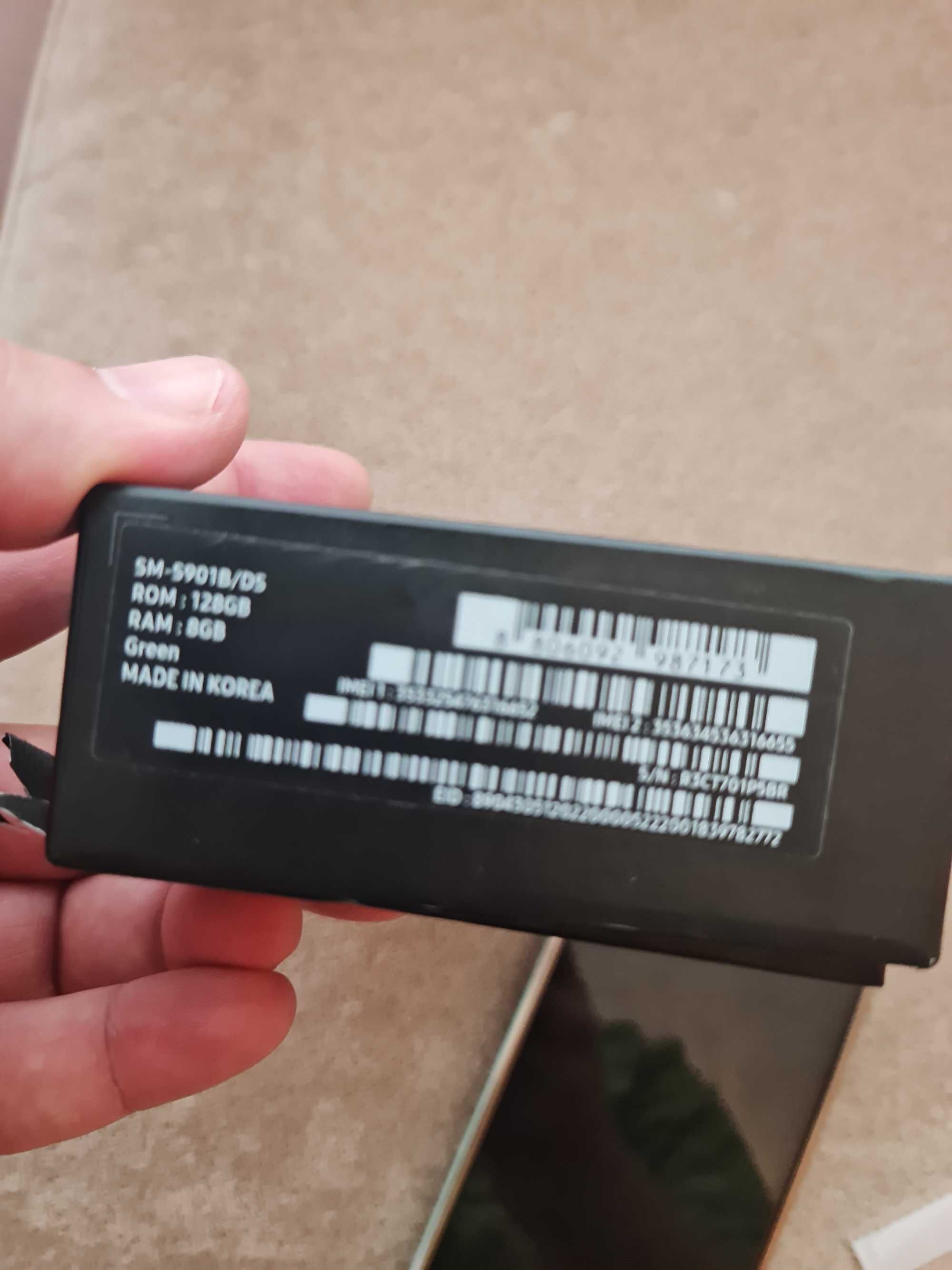 Samsung S22 black 5G 8RAM като НОВ