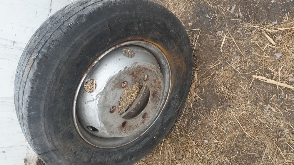Джанта с гума 225 75 17.5 мишелин