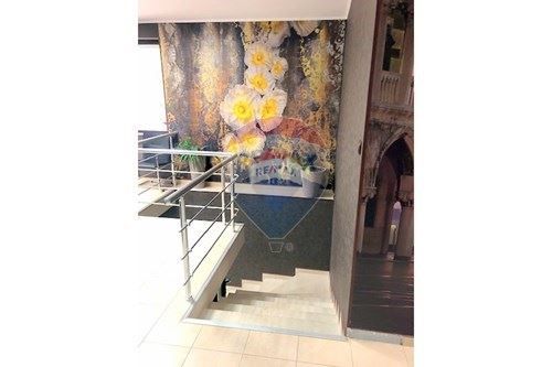 Офис за продажба между ВИНС и Спортна зала, Варна Т3693