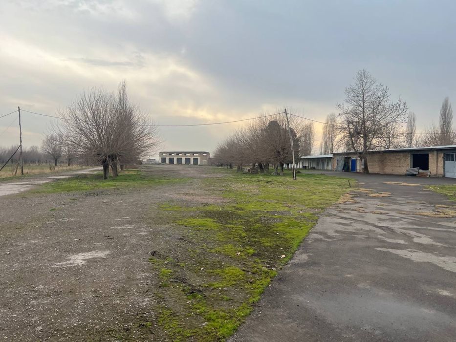 Аренда помещения 2000 квм, земля 4,4 га в 7-8 км от FOOD CITY.