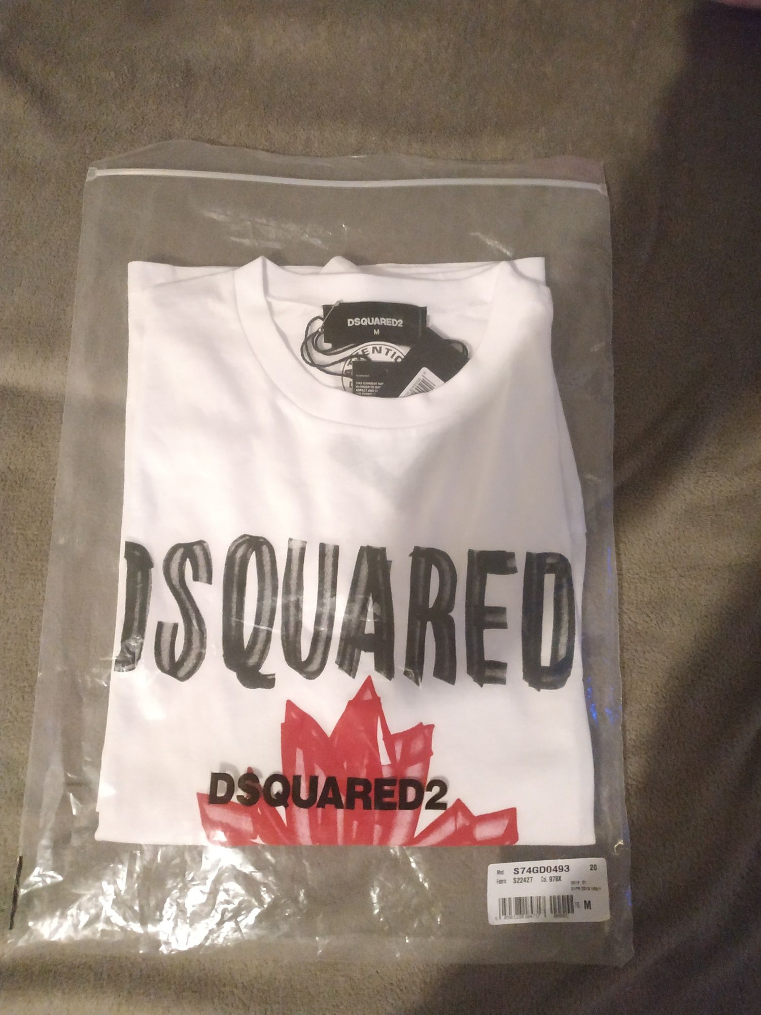 vand tricou dsquared2 original