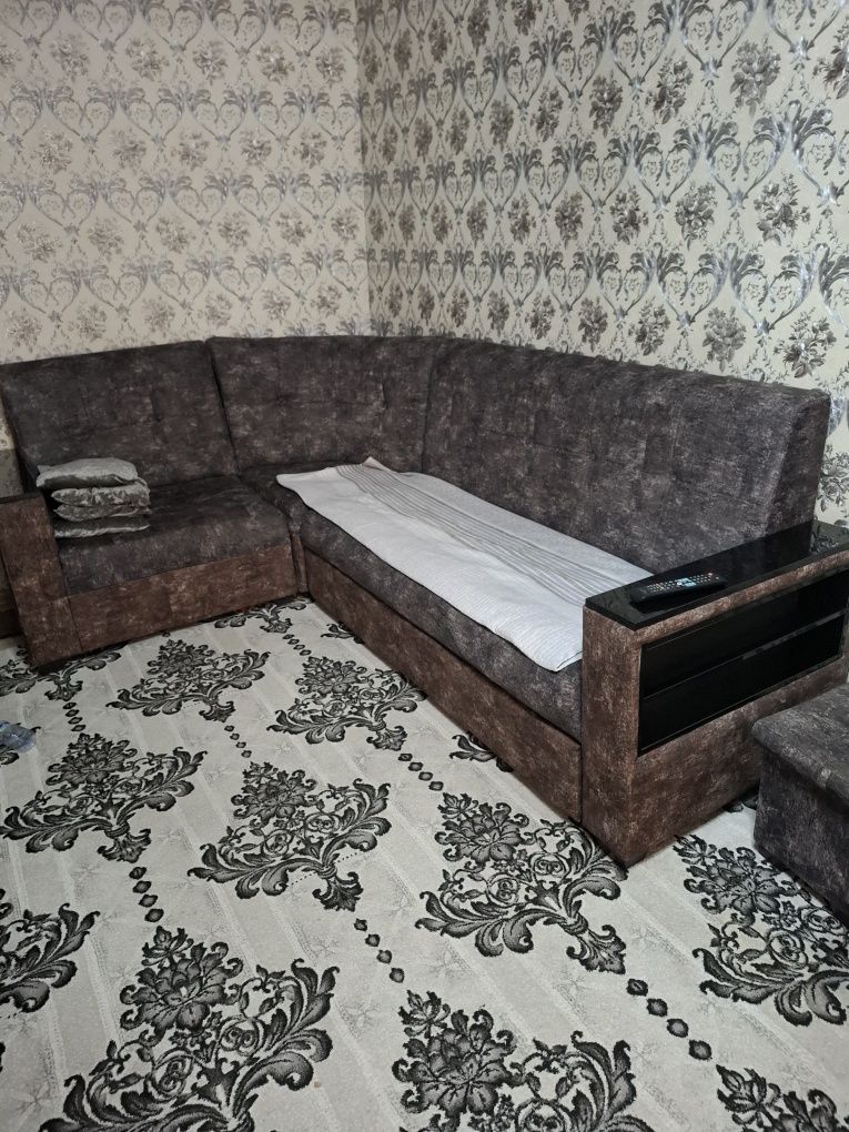Гостинный диван продаётся