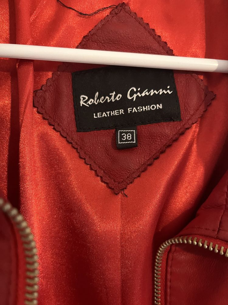 Естествена кожа, червено дамско яке Roberto Gianni