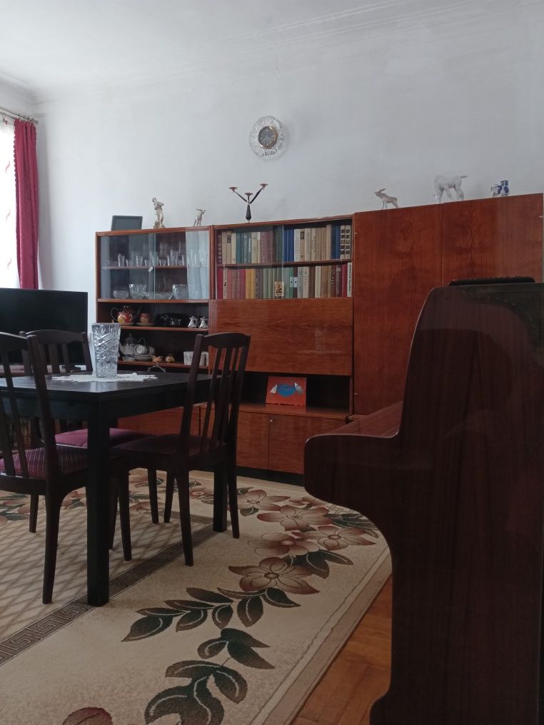 Продам 2 комнатную квартиру на Исиналиева 12