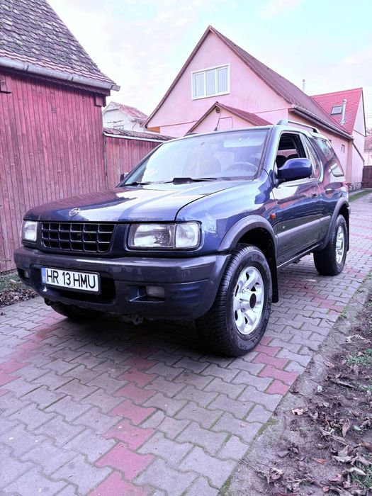 Opel frontera , diesel, proprietar în acte , vopsea originala.