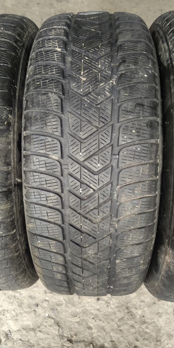 Зимни гуми -2020г.-18цола-235/60-1бр.-100лв."PIRELLI"