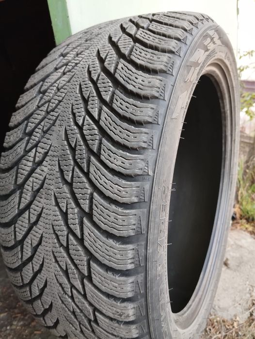Nokian hakka 235/45/18