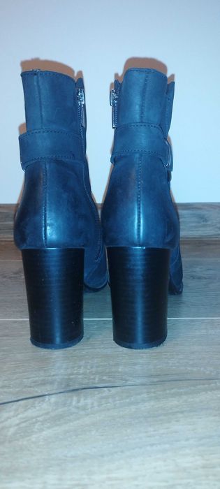 Ghete din piele, cu toc
