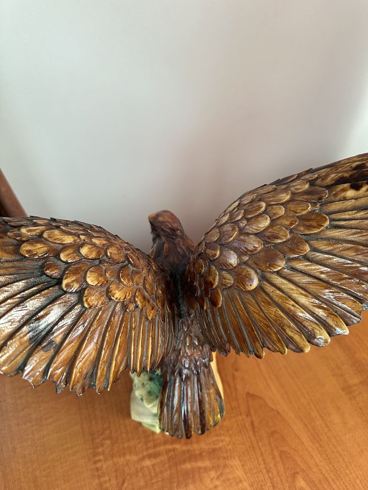 Statuetă vultur