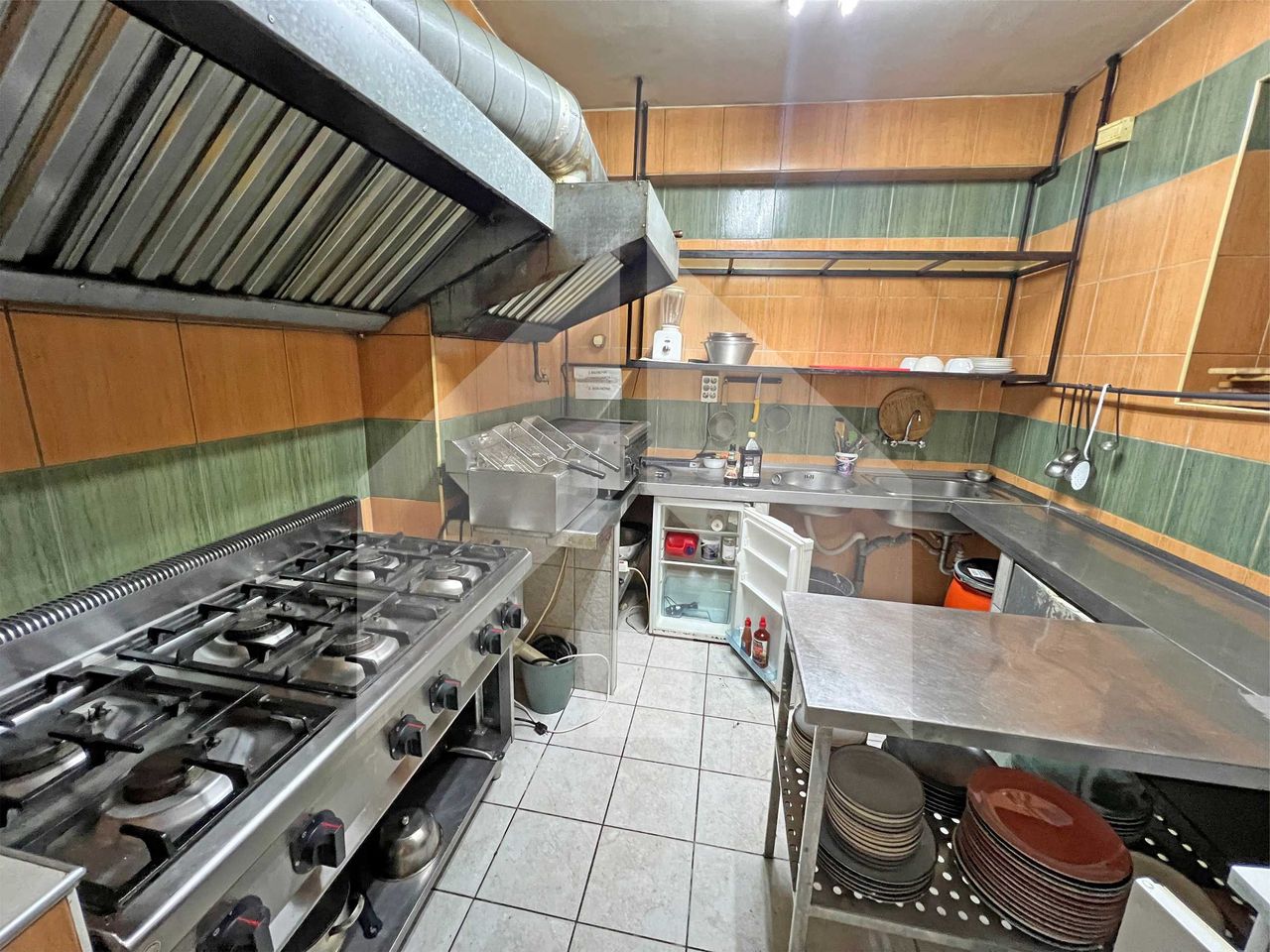 Дава се под наем Заведение в Шумен, Център - 150 кв.м за 1529.49 € - Снимка #9