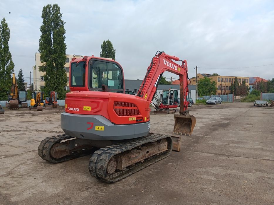 Vând excavator volvo ECR88D