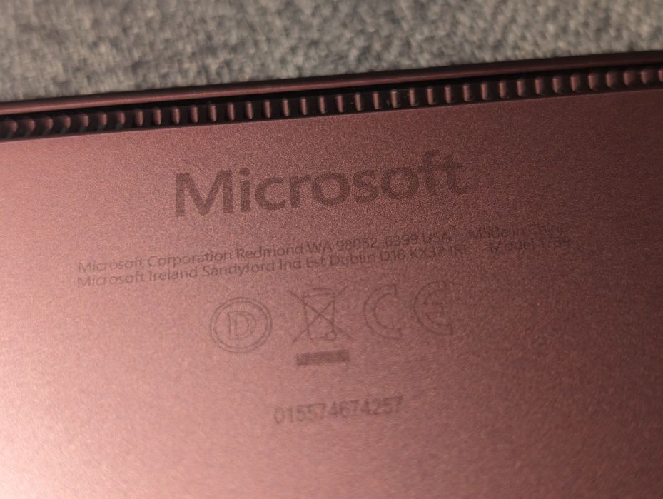 Microsoft surface laptop touchscreen 8gb 256gb