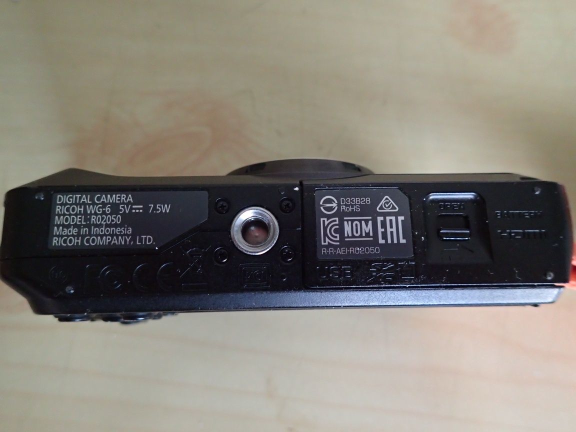 Фотапарат за подводни снимки Ricoh WG-6