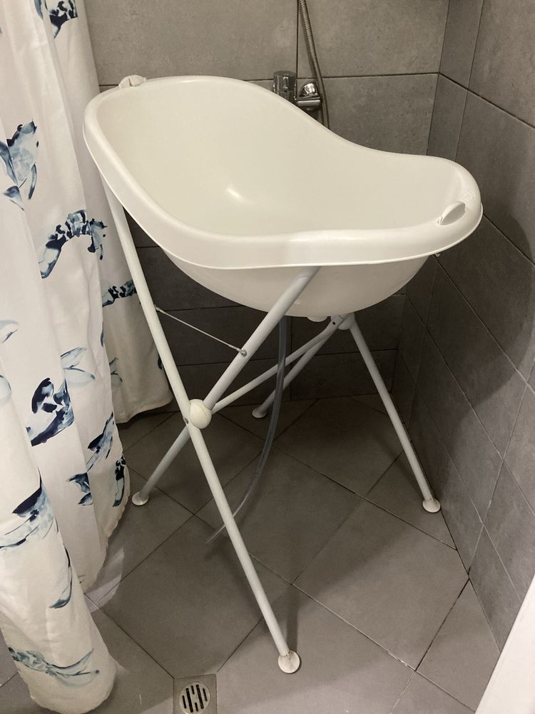 Bebe Confort вана и стойка Amplitude