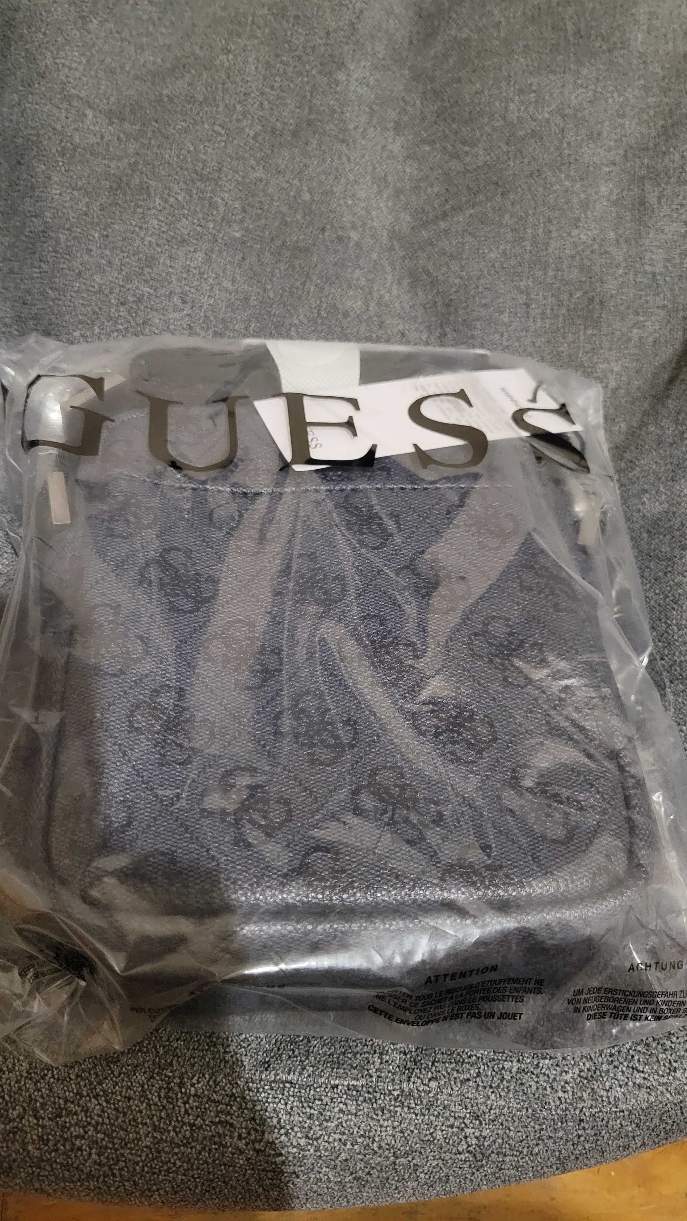 Чантичка Guess - оригинална, взимана от сайта им. Чисто нова!