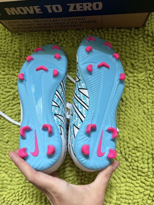 Ghete fotbal Nike Vapor 15 noi