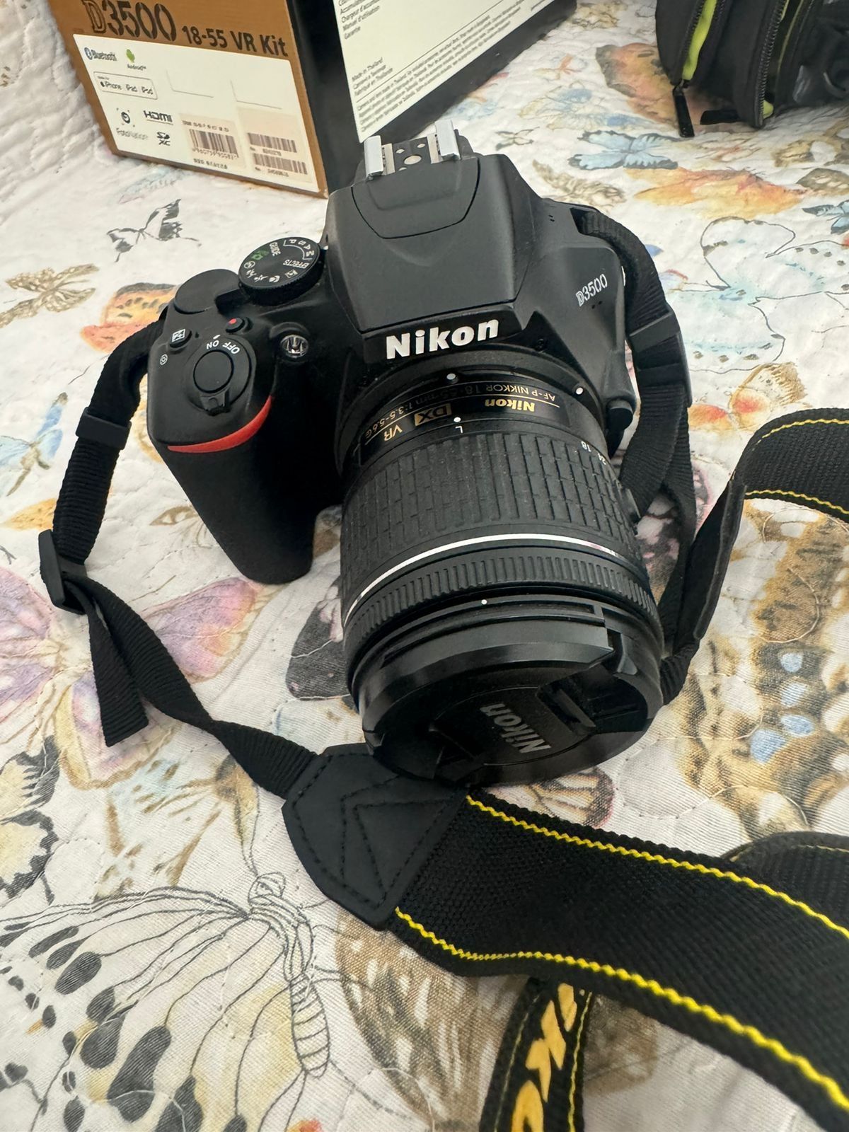 Зеркальный фотоаппарат NIKON D3500