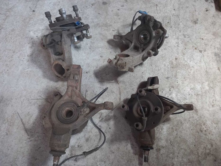 Citroen C3 C4, fuzeta completa cu rulment si senzor ABS