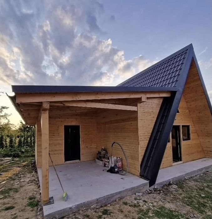 Vand cabane pe structura din lemn