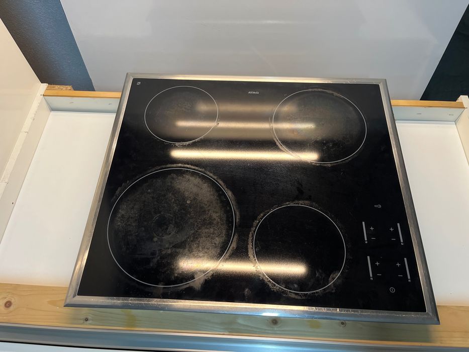 Кухня с вградени уреди