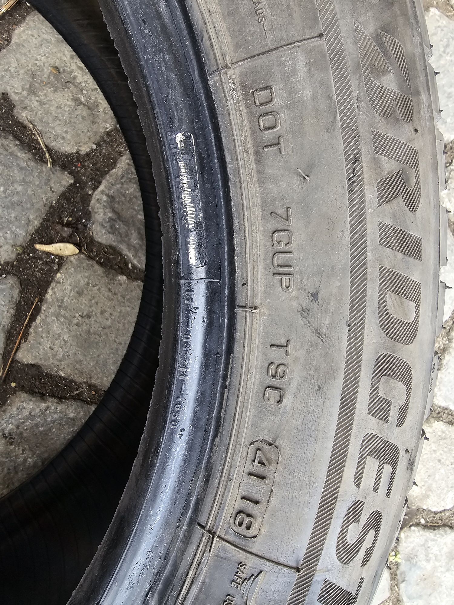 Bridgestone blizzak runflat 225 55 17 зимни за 2 бр.