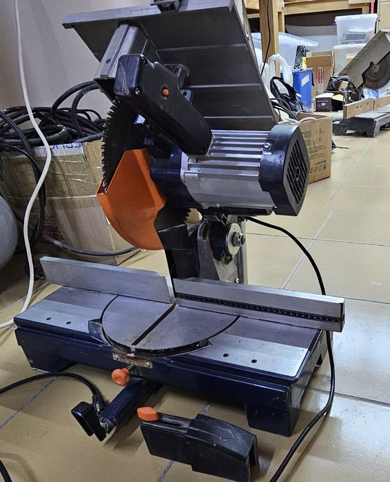 Станок торцовка циркулярная пила Д-250 Италия