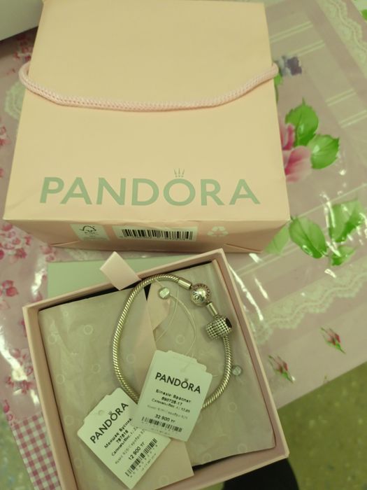 Браслет Pandora с шармами