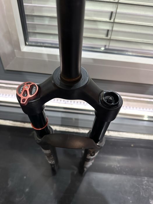 Furca Bucklos pe aer 27.5 120mm