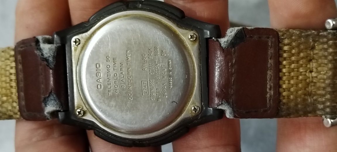 Продам часы CASIO 2747 AW-30