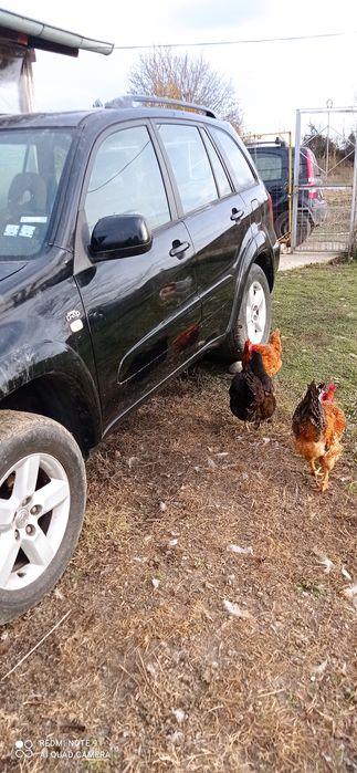 Продавам Тойота Рав 4