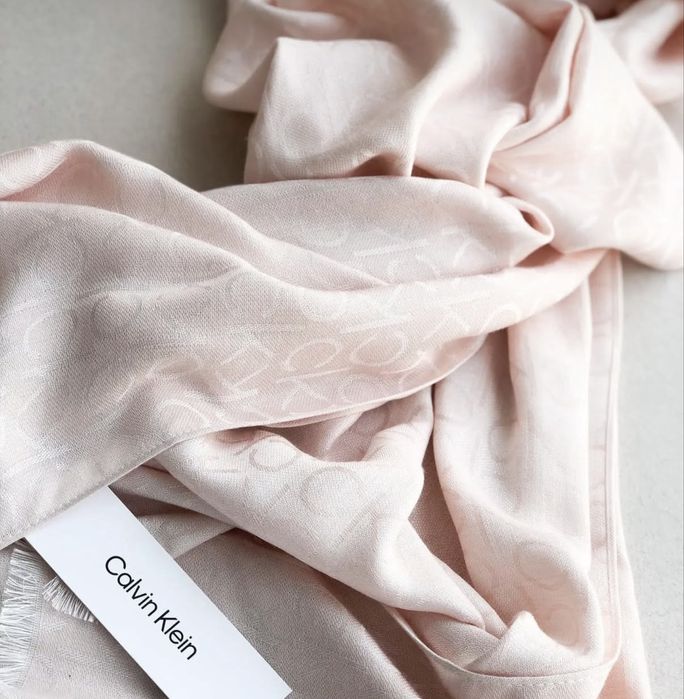 Продам палантин calvin klein