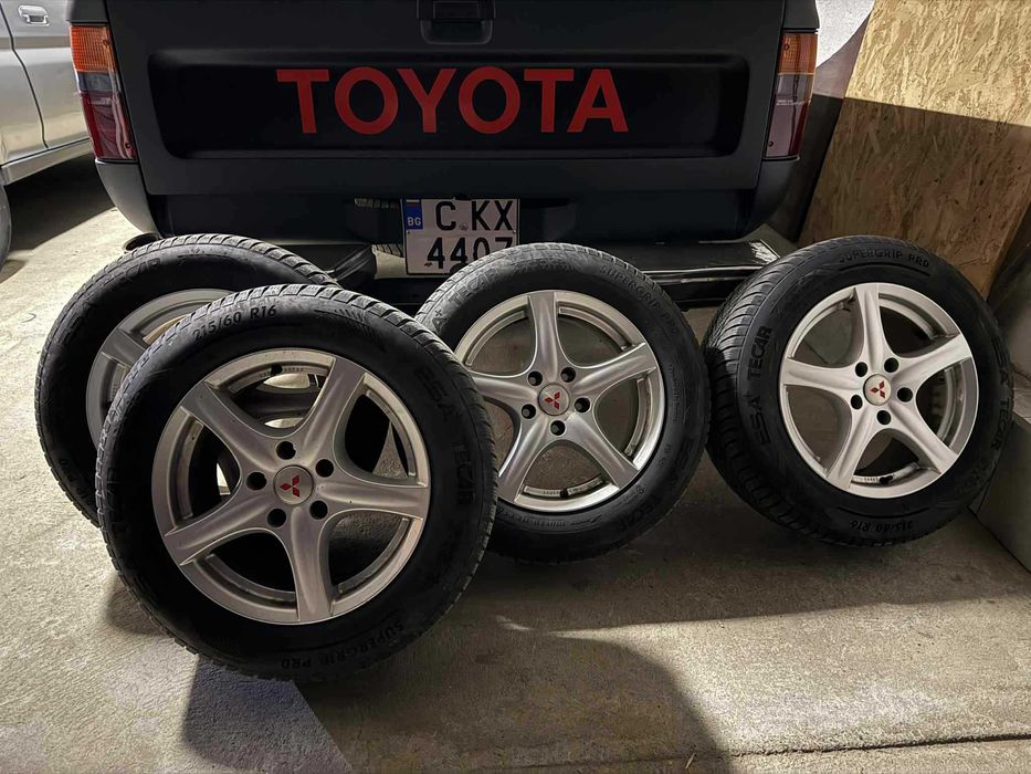 Алуминиеви джанти 16" 5x114.3 със зимни гуми 215/60/16