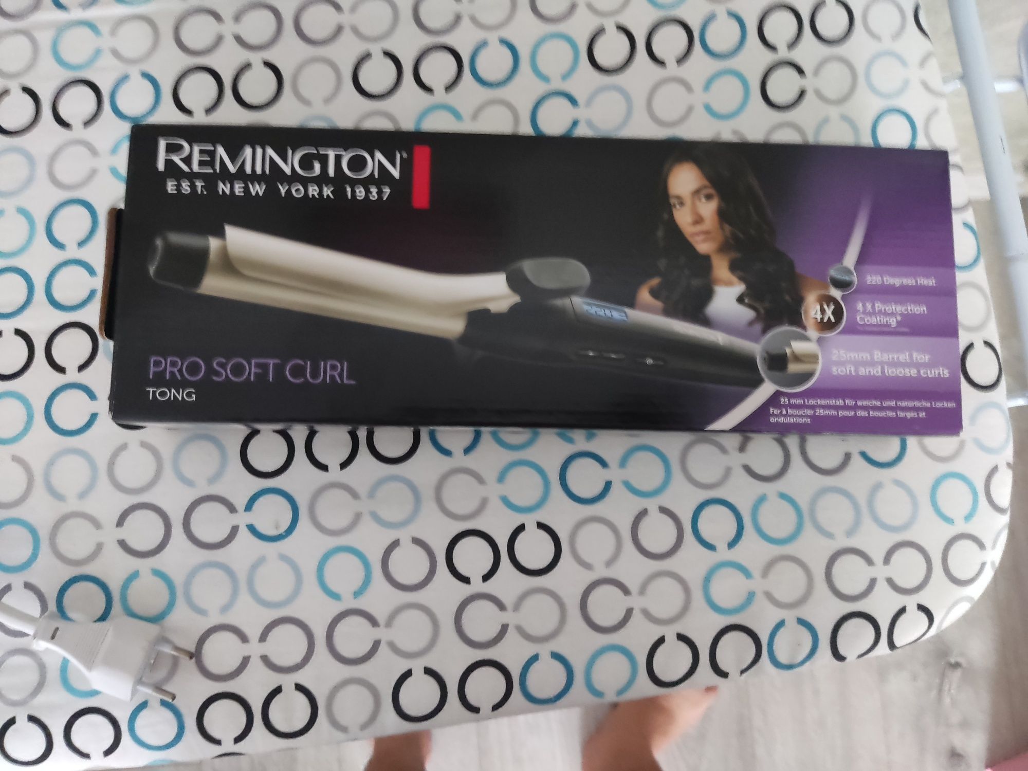 Ondulator Remington Ci6325, 220º, Invelis ceramic si turmalina, Negru/