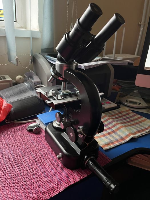 Microscop profesional laborator IOR Bucuresti binocular cu 4 obiective