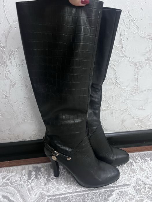 Продам женскую обувь на каблуке