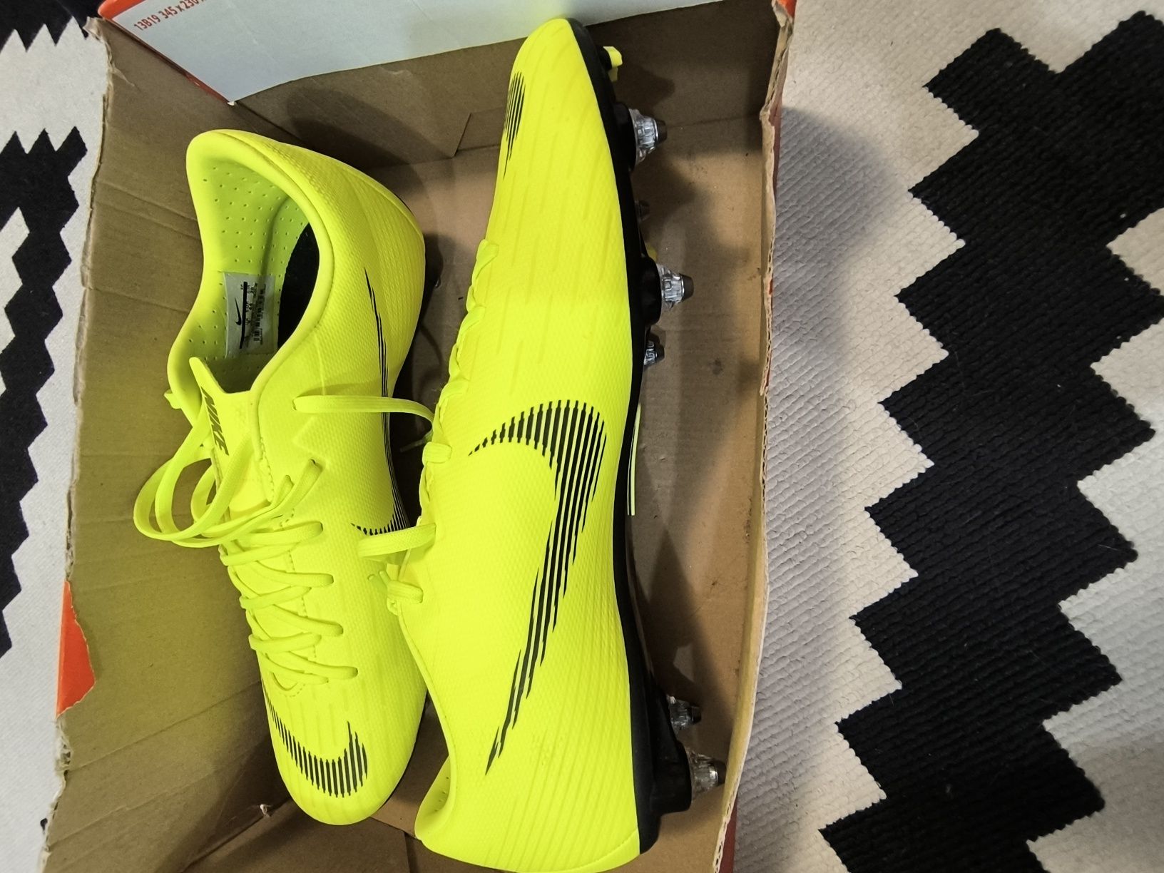 Nike mercurial victory