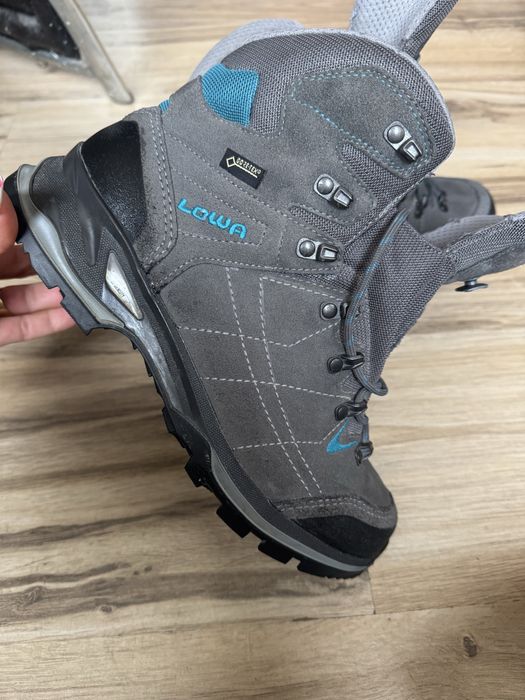 Оригинални кожени високи обувки Lowa Gore -Tex ! 39 н